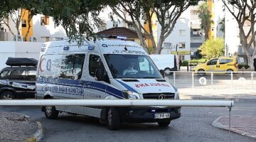 Antalya Büyükşehir, Evde Sağlık Hizmetleri ile yüzlerce hastaya ulaşıyor