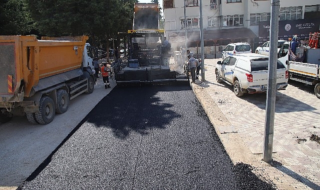 Antalya Büyükşehir'den Elmalı Hükümet Caddesine sıcak asfalt