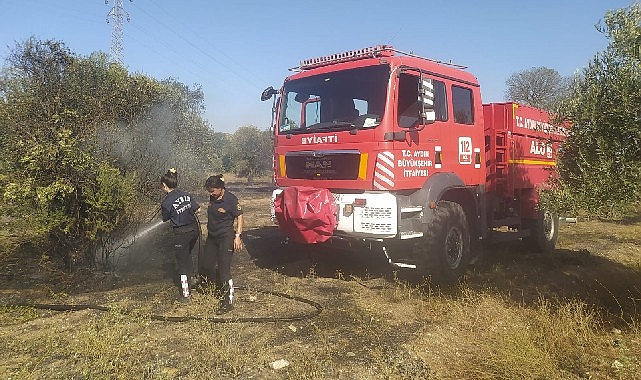 Aydın Büyükşehir Belediyesi İtfaiyesi'nden Umurlu'daki yangına müdahale