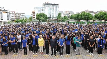 Başkan Böcek yeni eğitim öğretim yılını öğrencilerle karşıladı