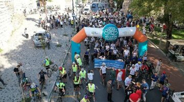 Cumhuriyet için Tophane'den Mudanya'ya pedalladılar