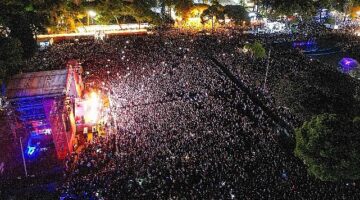 İzmirliler Kurtuluş Günü'nde İzmir Fuarı'na akın etti
