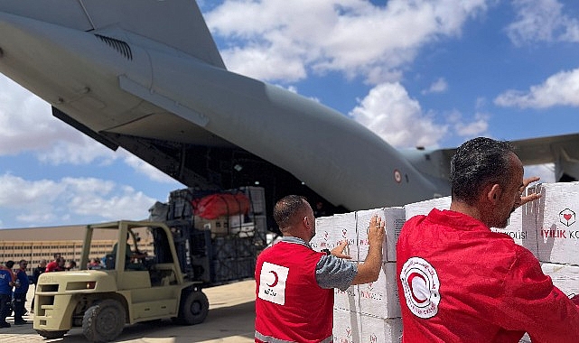 Türk Kızılay Ekibi Libya'daki Selzedelere Yardım İçin Bölgeye Ulaştı