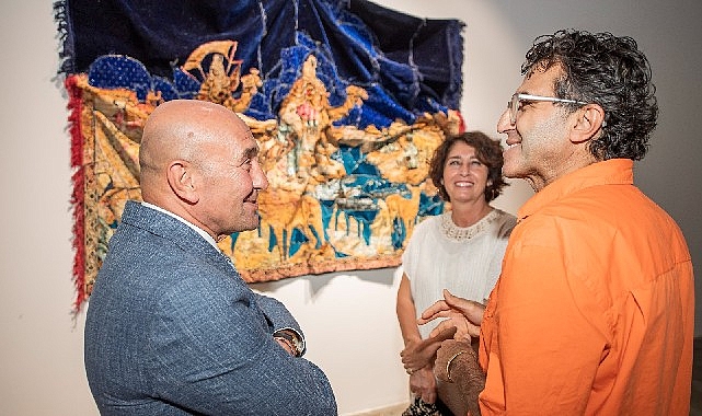 Türkiye'nin ilk Tekstil Bienali İzmir'de açıldı