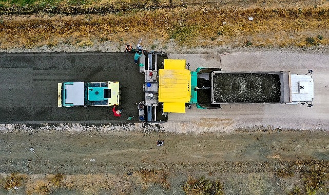 Van Büyükşehir'den Çaldıran'da beton yol çalışması