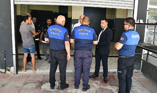 Yenişehir Belediyesi zabıtası bir iş yerinde 28 kaçak göçmen tespit etti