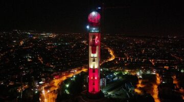 Atatürk Ankara Cumhuriyet Kulesi'nde 100. Yıla özel muhteşem ışıklandırma
