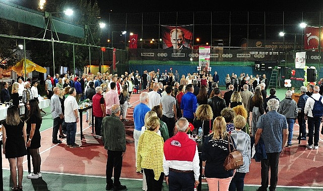 Balçova Cumhuriyet Tenis Turnuvası Öğrencilere Burs Oldu