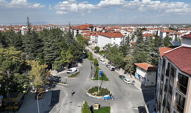BAŞKAN ALTAY: “Akşehir Merkezdeki Caddeleri Sıcak Asfaltla Donatıyoruz"