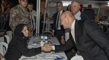 Başkan Soyer'den Şehit Polis Şimşek'in ailesine taziye