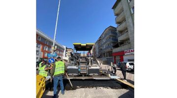 Büyükşehir Belediyesi, Derince Sırrıpaşa Vatan Caddesinin üstyapısını  yeniliyor