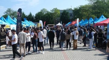Büyükşehir KOÜ'lü Gençlere 'Mutlu Şehir Kocaeli'yi Tanıttı