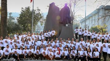 Cumhuriyetin 100. Yılında Mudanya'da 100 Kişi ile Zeybek