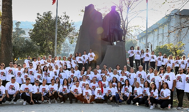 Cumhuriyetin 100. Yılında Mudanya'da 100 Kişi ile Zeybek
