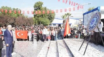 Ege Üniversitesinde “Cumhuriyetin 100 Yılı Anıtı" törenle açıldı