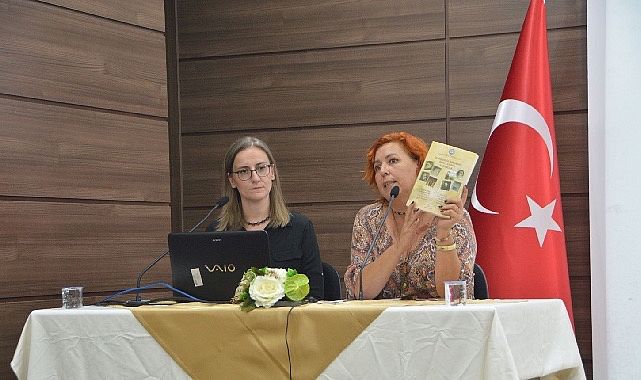 Ege'de “İzmir'de Bir Cumhuriyet Aydını: Vedide Baha Pars" Paneli Düzenlendi