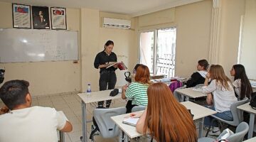 Gençler üniversiteye Büyükşehir'le hazırlanıyor