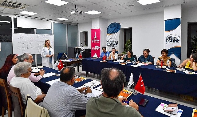 İzmir Büyükşehir Belediyesi'nden Kemeraltı esnafına İngilizce eğitimi