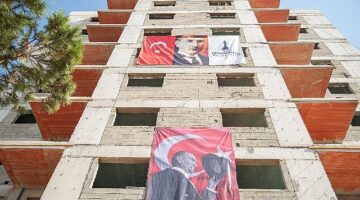 İzmir depreminde yaşamını yitirenler unutulmadı