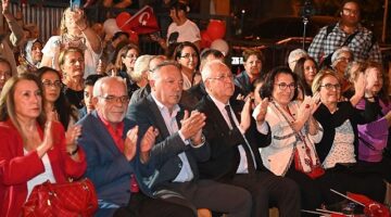 Karabağlar Belediyesi ve ADD Şubesi'nin düzenlediği 100 yıl kutlaması coşkuyla yapıldı