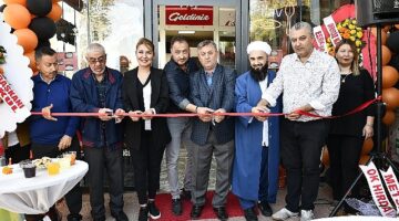 Malkara Belediye Başkanı Ulaş Yurdakul Arsamiea Çiğ Köfte'nin açılışını gerçekleştirdi