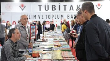 Antalya Kitap Fuarında ilk gün heyecanı 