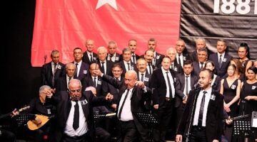 Aydın büyükşehir belediyesi' ulu önder gazi Mustafa Kemal Atatürk'ü türkülerle andı