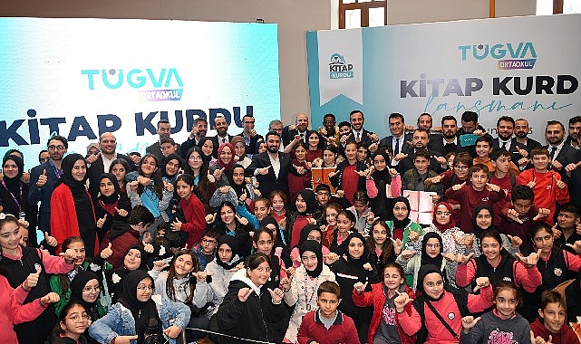 Başkan Dündar, TÜGVA'nın etkinliğinde öğrencilerle buluştu