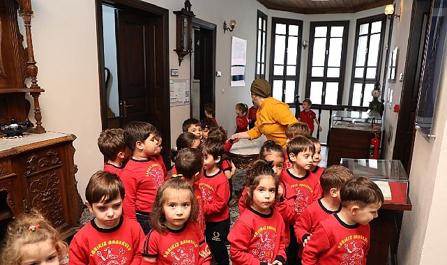 Edremit belediyesi Atatürk kültür evi'ne ziyaretçi akını