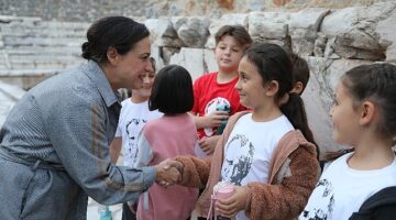 Efes Selçuk'ta çocuk meclisi kuruldu: Çocuğum, haklarım var..