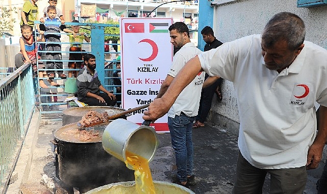 Gazın Bittiği Gazze'de Kızılay Yemekleri Odun Ateşiyle Pişiriyor