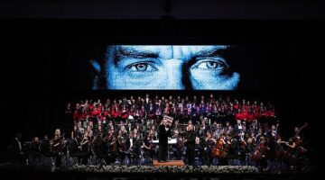 Hisar Genç Filarmoni Orkestrası yıllık konserini Cumhuriyet'in 100. yılı onuruna verdi