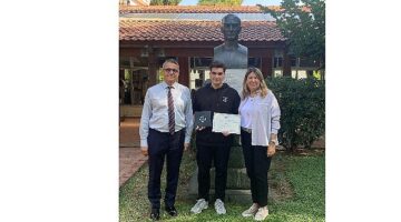 İzmir Amerikan Koleji öğrencisi, görme engelli bireyler için geliştirdiği uygulamayla Apple Challenge'ı kazandı   