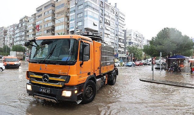 İzmir'de metrekareye 58,5 kilogram yağış düştü