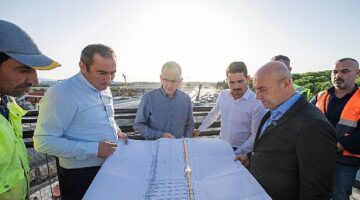 İzmir'in 66 taşıt ve yaya köprüsü yenilendi