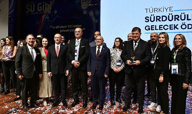 Karşıyaka Belediyesi'ne Türkiye Sürdürülebilir Gelecek Ödülü