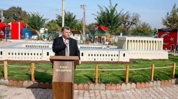 Kınık Belediyesi Çocuk Köyü'nde 10 Kasım Anıtkabir Miniatürk"