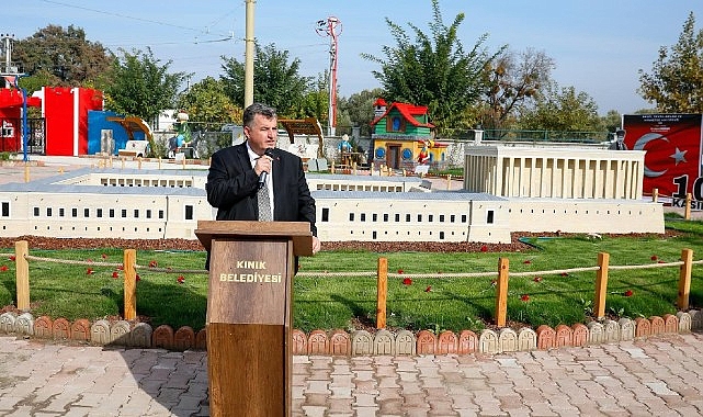 Kınık Belediyesi Çocuk Köyü'nde 10 Kasım Anıtkabir Miniatürk"