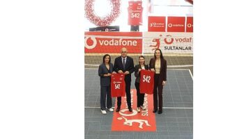 Vodafone'dan “dünya duysun biz burdayız” paneli