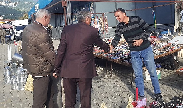 Başkan Topaloğlu, Tekirova pazar yerinde esnafı ziyaret etti