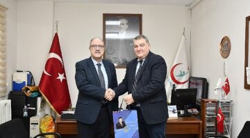 Belediye başkan vekili Hüseyin Vasfi Güner ilçe sağlık müdürü dr.Refet Çeviker'e ve başhekim Onur Durgun'a ziyaret gerçekleştirdi