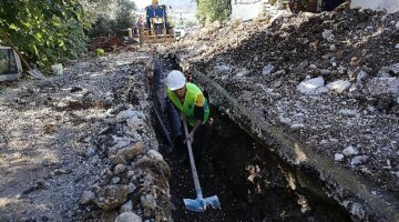 Büyükşehir Demre Kayaaltı'nı  kanalizasyon sorunu çözüyor