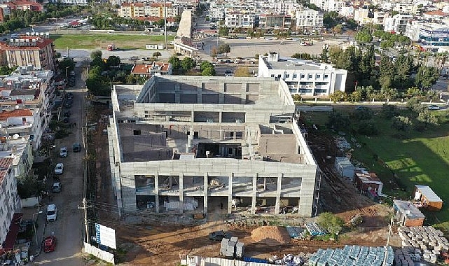 Didim'de kültür merkezi inşaatı devam ediyor