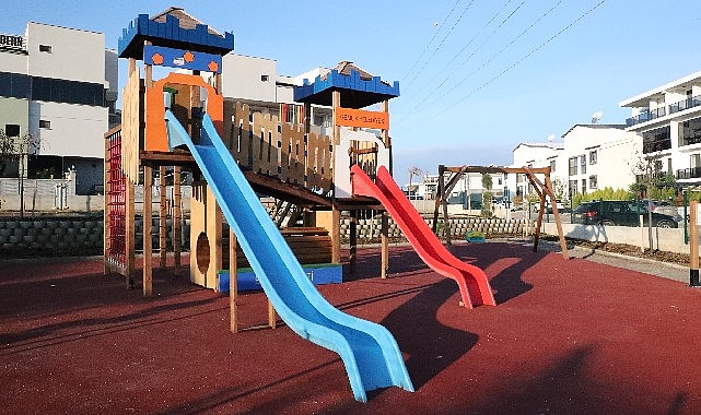 Gemlik'te çocuklar yeni parklarına kavuştu