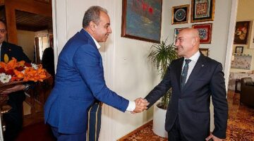 İzmir Veteriner Hekimleri Odası'ndan Soyer'e destek ziyareti  Özkan: “En büyük şansımız Tunç Başkan"