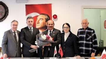 İzmir'in eski başkanları ve meclis üyelerinden Başkan Sandal'a destek