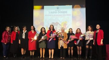 Kadın yazarlar ödüllerine kavuştu