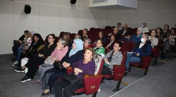 Karşıyaka'da sağlık söyleşileri devam ediyor, yurttaşlar bilinçleniyor
