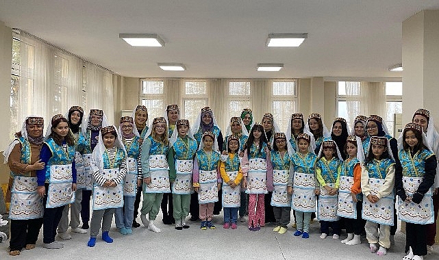 Konya Büyükşehir Kız Çocukları ve Anneleri İçin “Anne-Kız" Kampı Düzenledi