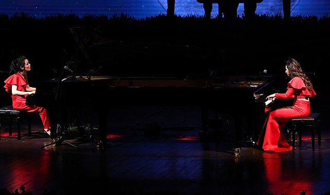 &apos;Piyanonun kraliçeleri'   Antalya'da sahne aldı